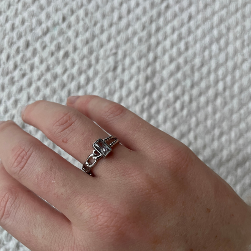 
                      
                        Twisted Chain Ring Met Steentje
                      
                    